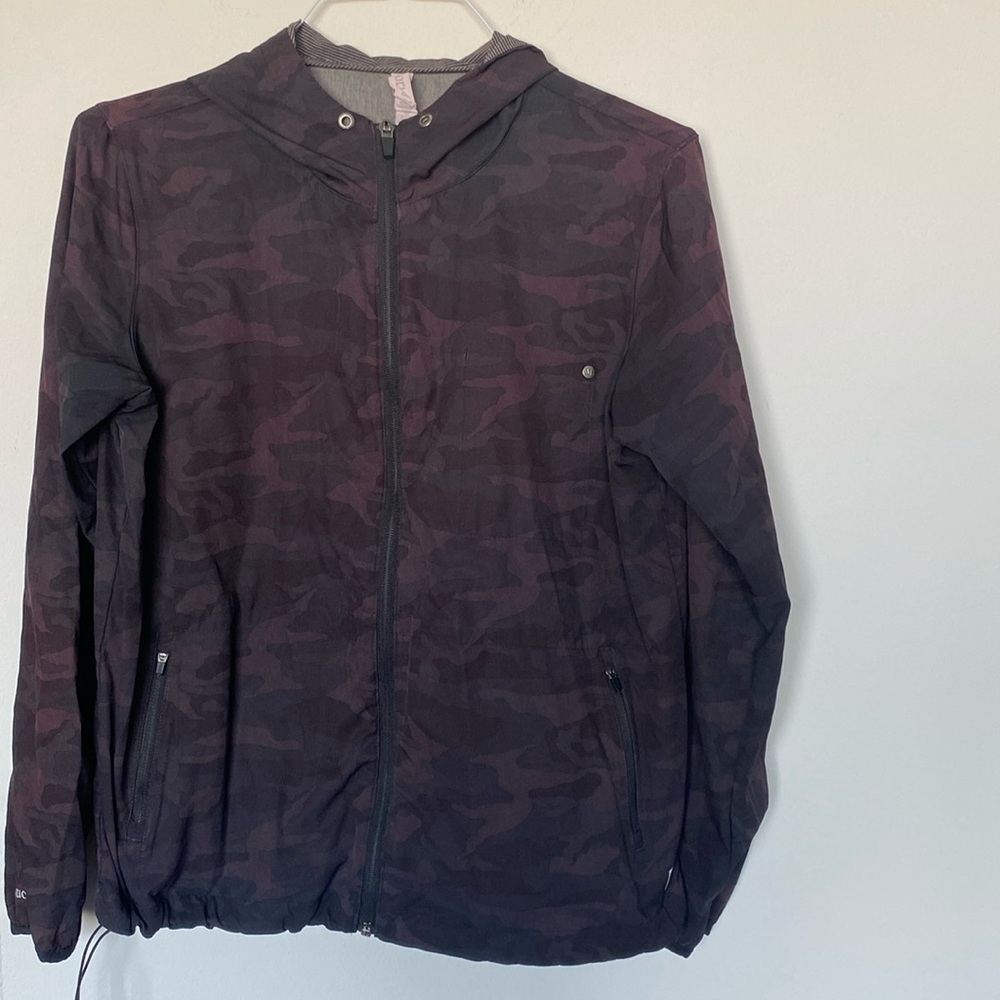 Vuori Lightweight Zip Up Jacket Medium